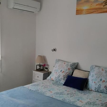 CHAMBRE SPACIEUSE CONFORTABLE,WIFI,Climatisée,près GARE TGV,parking,pt dejeuner Perpiñán Exterior foto